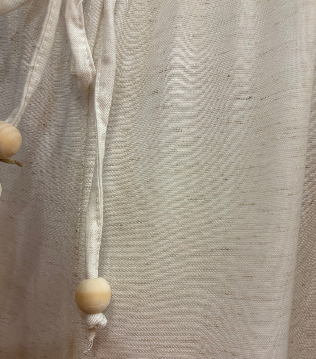 CALÇA AREIA – Off-White Wide-Leg Pants & Wooden Bead Detail
