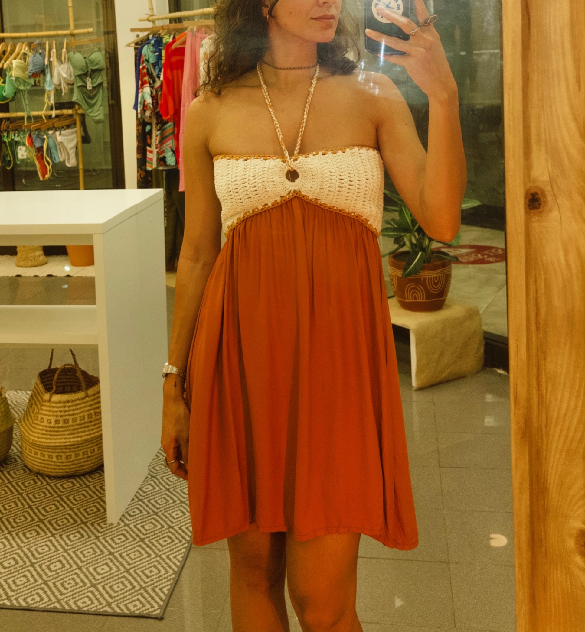 VESTIDO SIENNA – Crochet Bust & Twill Weave Mini Dress (One Size)