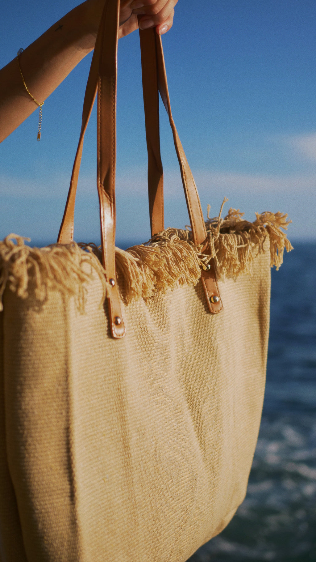 SOLARIS TOTE – Fringed Natural Texture Beach Bag