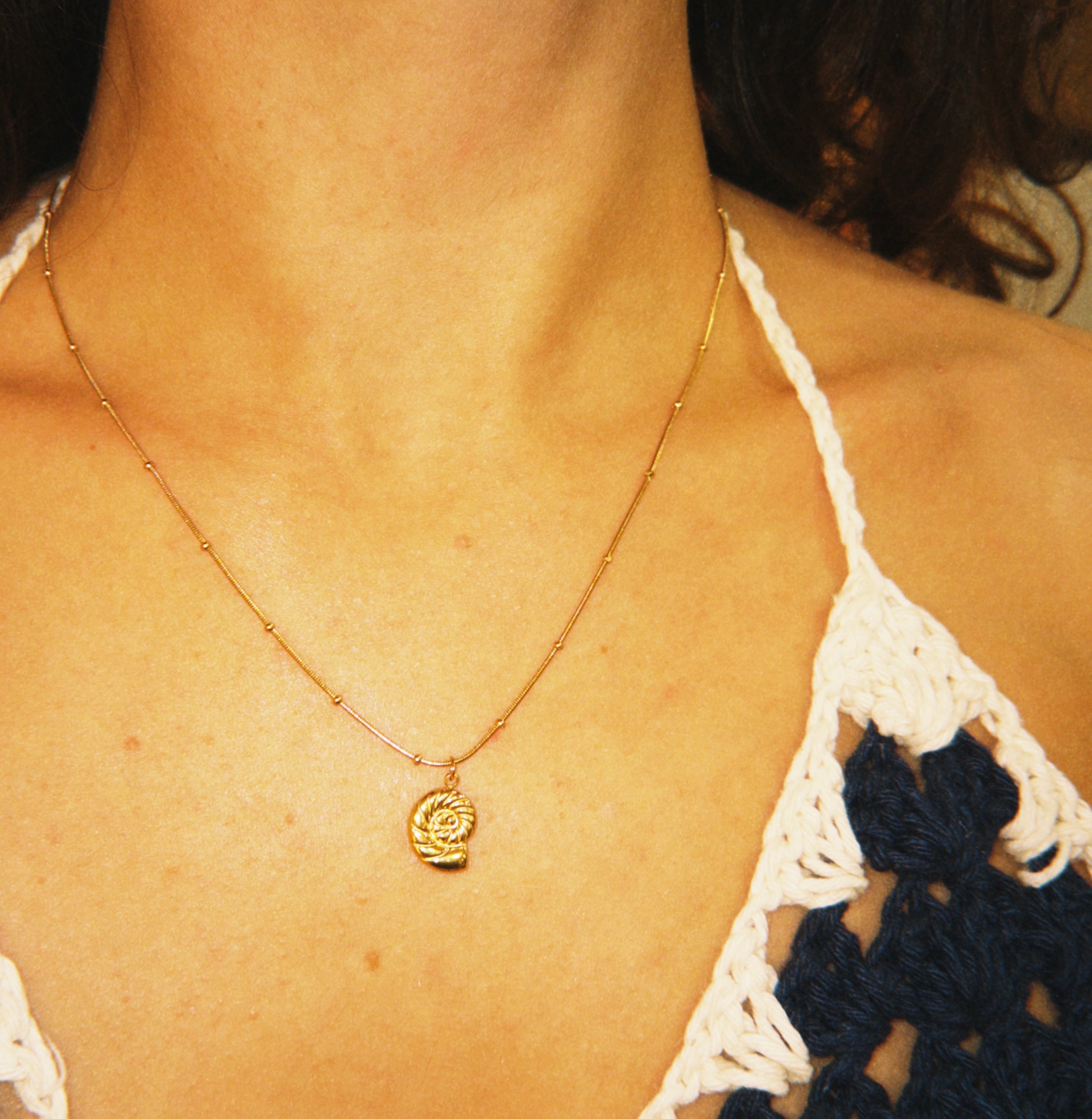 COLAR NAUTILUS – Gold Plated Seashell Pendant Necklace