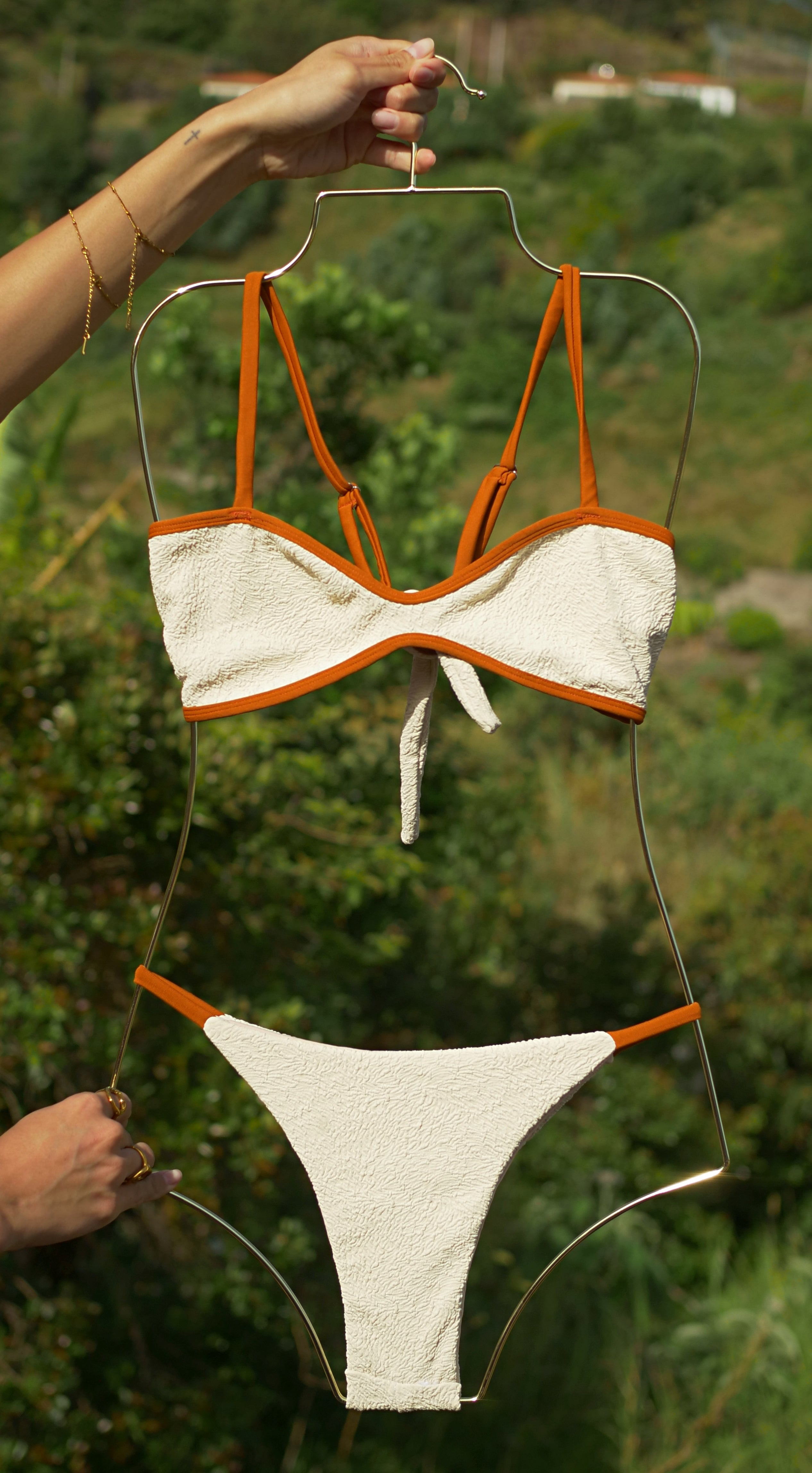 BIQUÍNI BOIPEBA – Textured Earthy Bicolor & Flex-Fit Shape