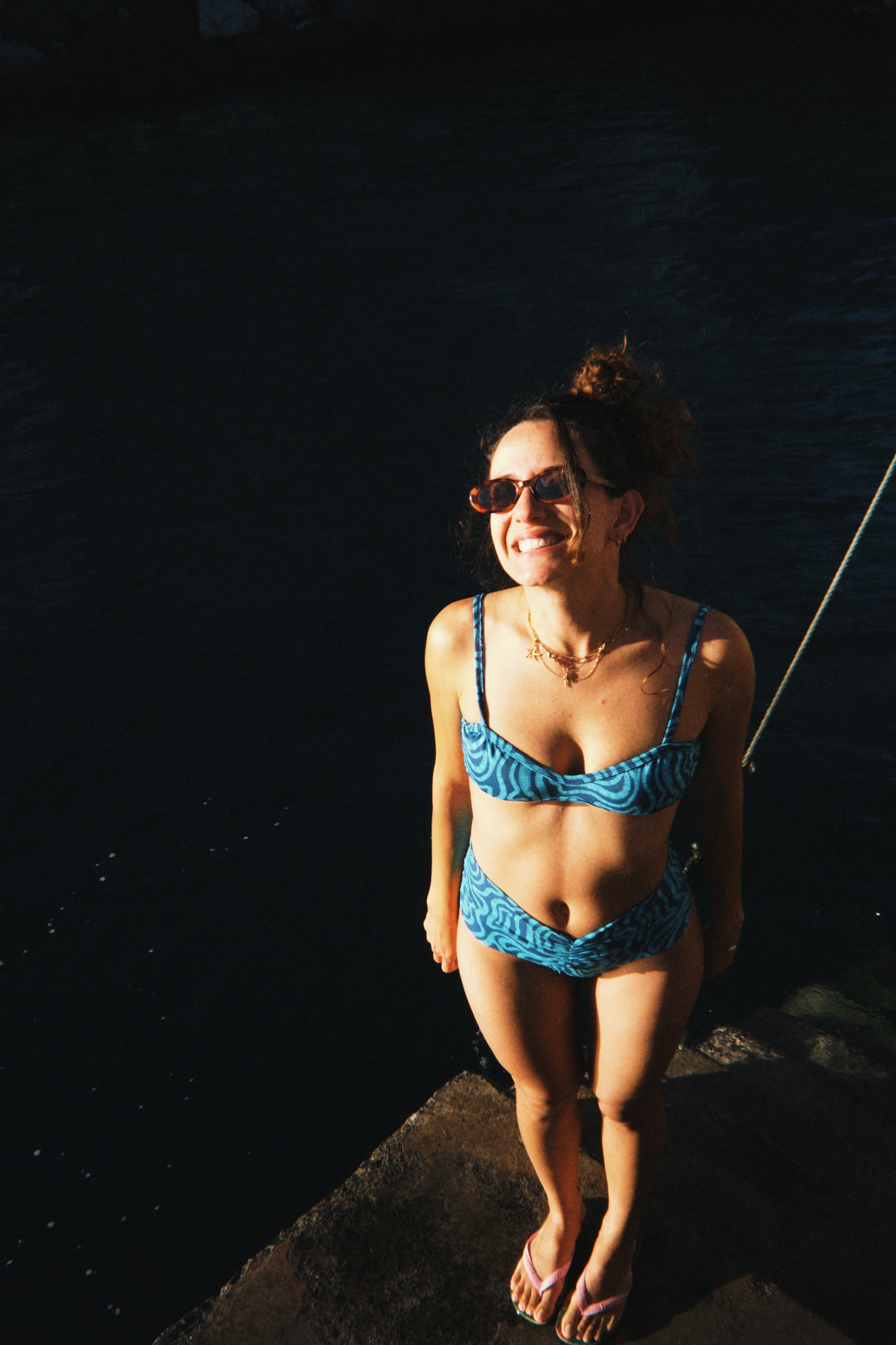 BIQUÍNI MARAZÚ – Abstract Ocean & High-Waist Ruched Pant