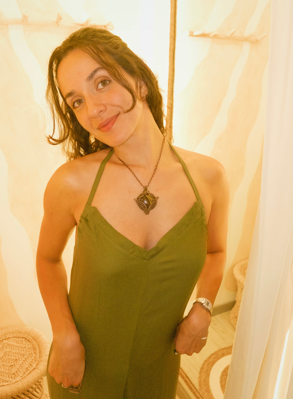 MACACÃO OLIVA – Halter Neck Wide-Leg Jumpsuit & Open Back